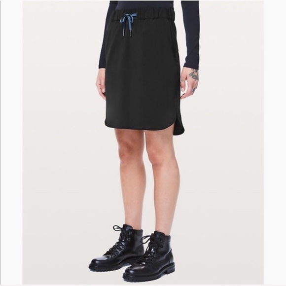 lululemon athletica Dresses & Skirts - Lululemon On The Fly Skirt *21" - Black